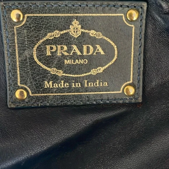 Stunning Dark Green Prada leather Tote Bag - Picture 15 of 16